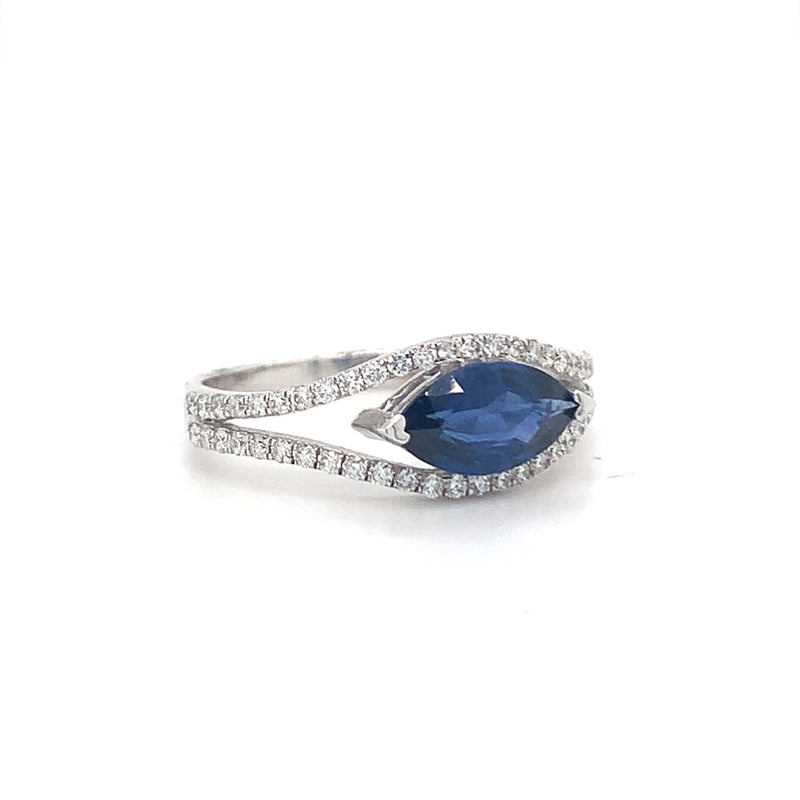 Oval Sapphire ring