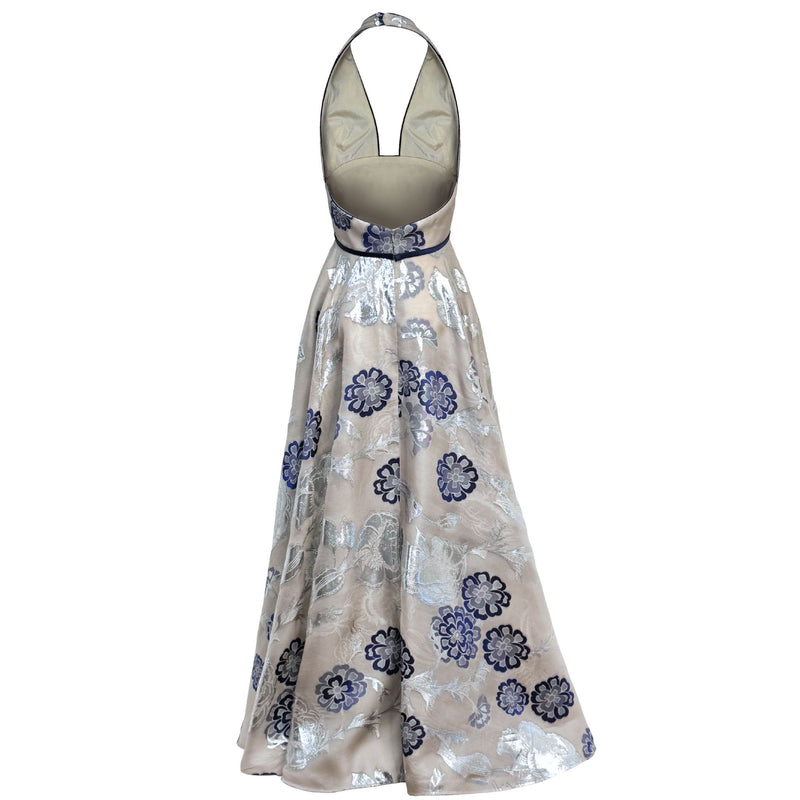 silver or gold with navy dress Michi Gown length dress delivers both _okendo:syndication_key:CL136700002 In 2015, a photograph Name:Bundle11684_2024-08-22T18:02:087